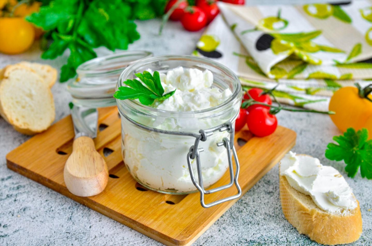 Рецепт домашнего сыра из молока и кефира