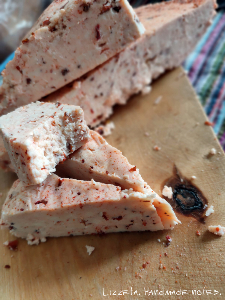 Сыр домашний из молока и лимонной кислоты