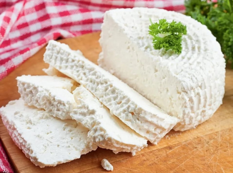 Сыр домашний из молока и сычужного фермента